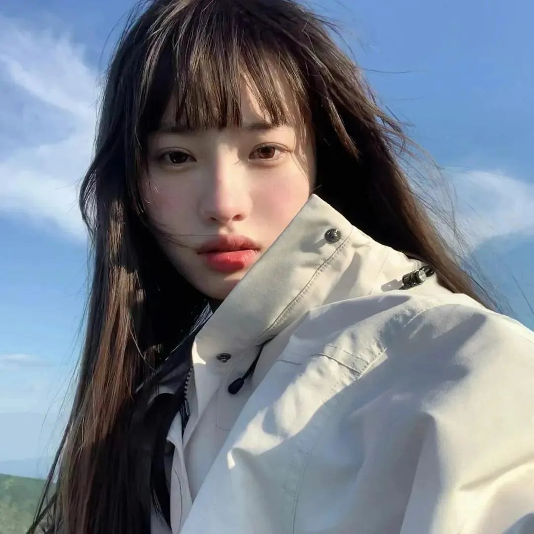 地球外少年少女海报
